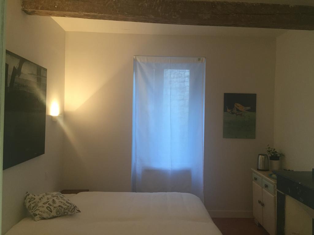 B&B Le Chat Qui Dort Montricoux Δωμάτιο φωτογραφία